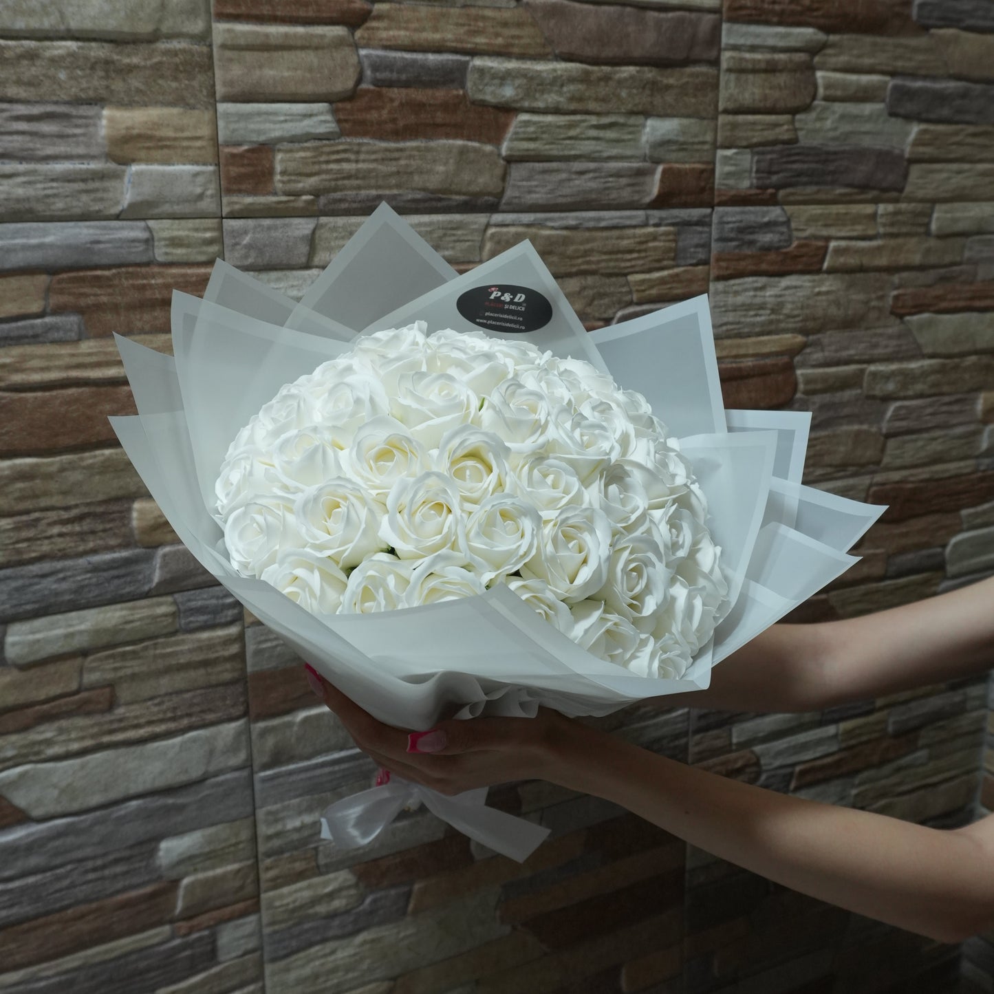Buchet Premium cu 49 Trandafiri (Multiple Culori Disponibile)