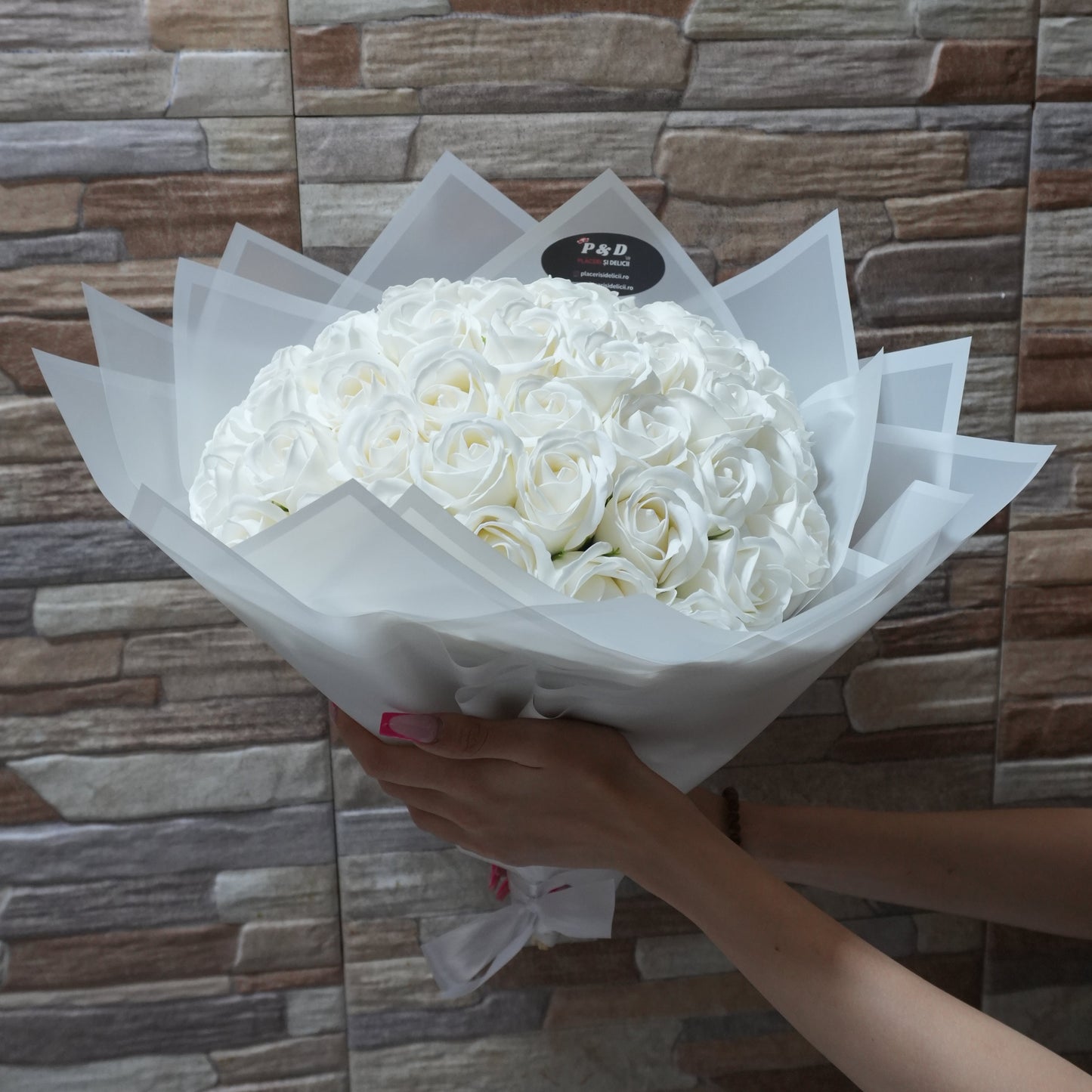 Buchet Premium cu 49 Trandafiri (Multiple Culori Disponibile)