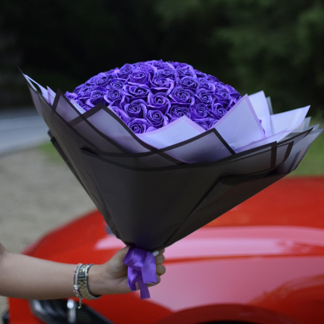 Buchet Trandafiri Mov Cu Sclipici Premium