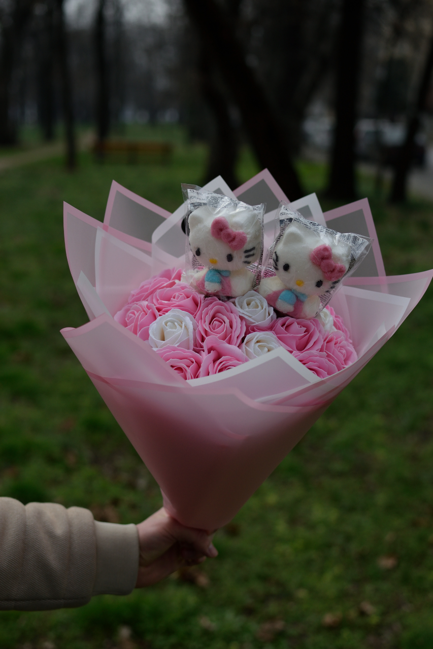 Buchet Hello Kitty