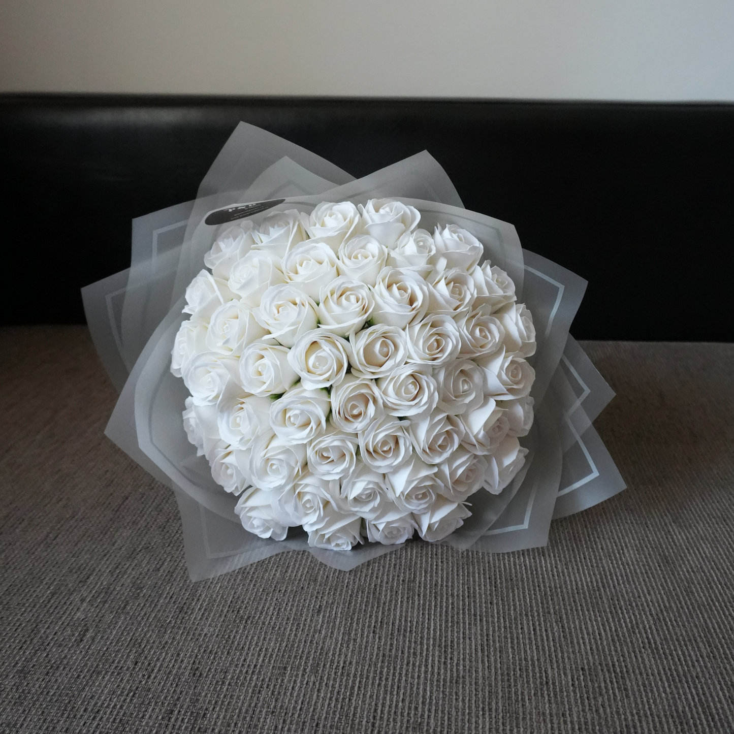 Buchet Premium cu 49 Trandafiri (Multiple Culori Disponibile)