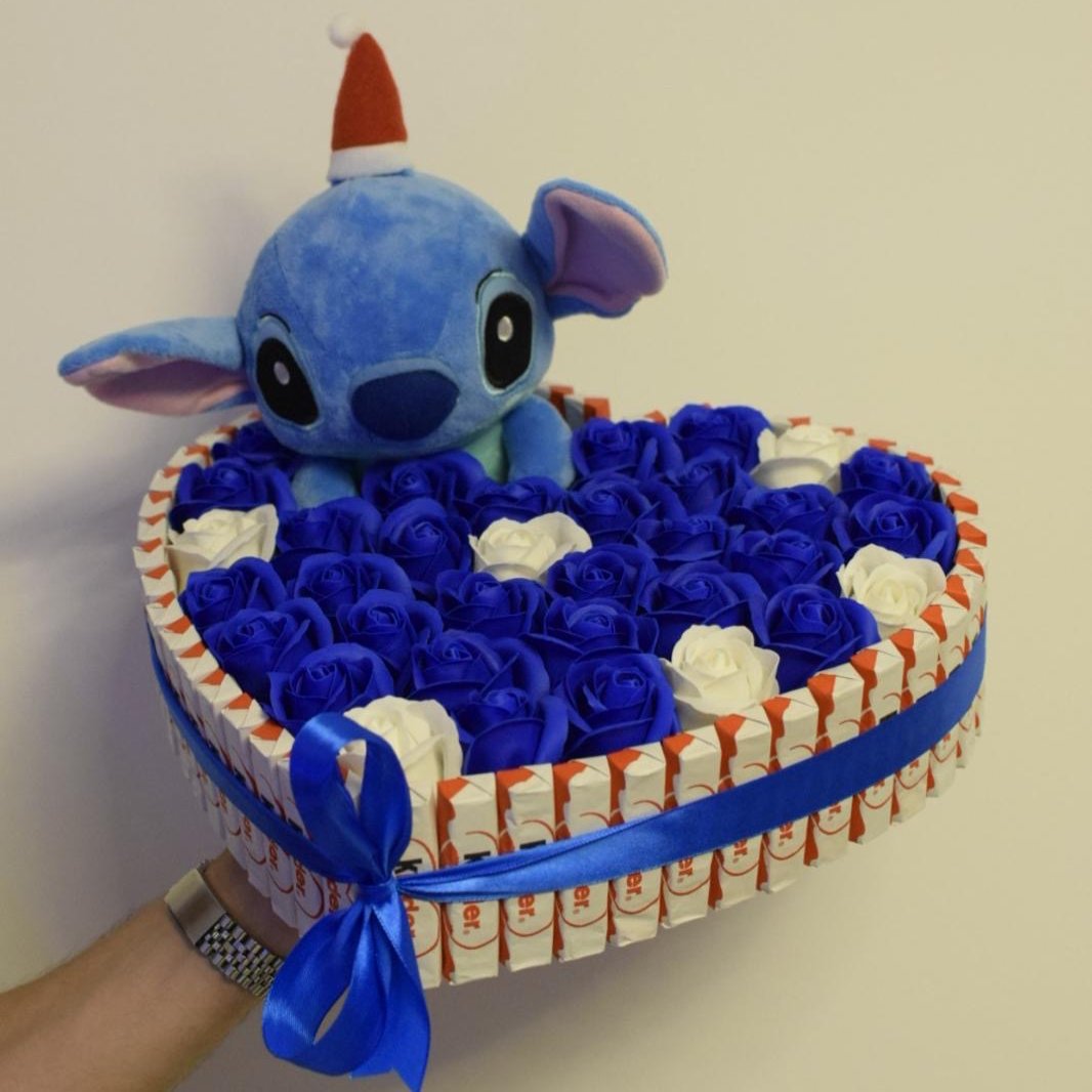 Aranjament Kinder cu Stitch și Angel (Cadoul perfect de Crăciun🎅)