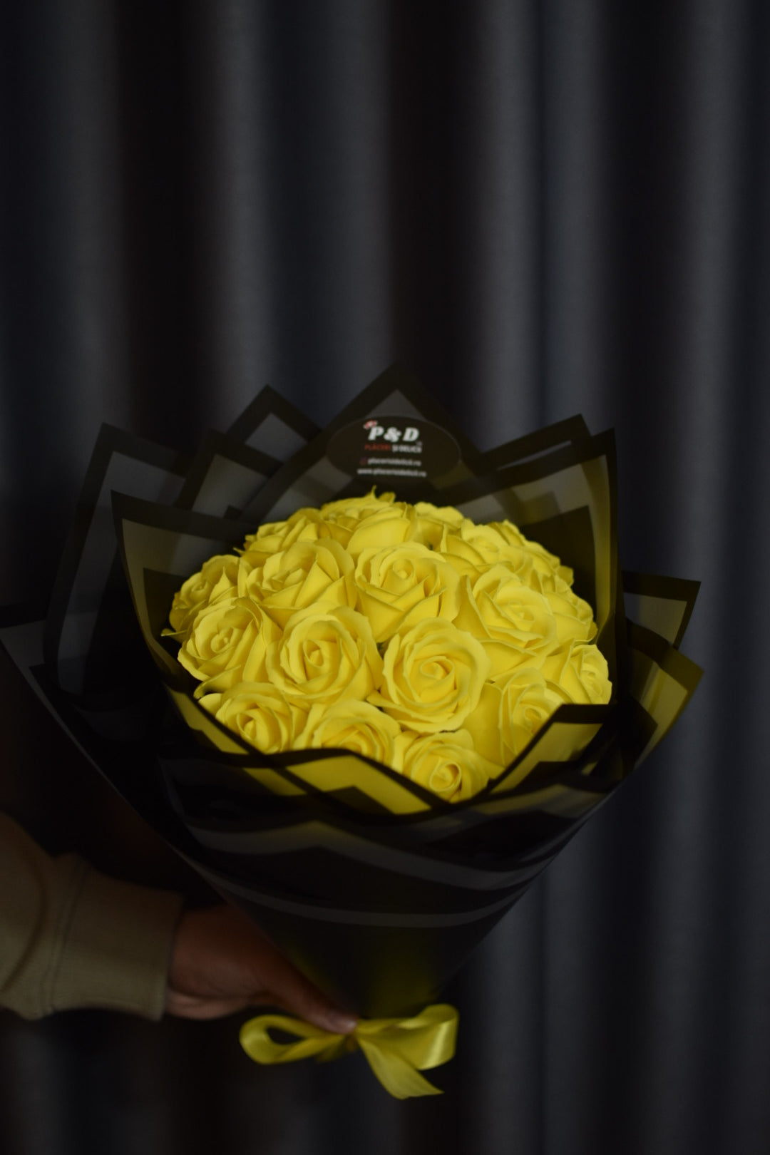 Buchet 19 Trandafiri Premium - Diverse culori disponibile