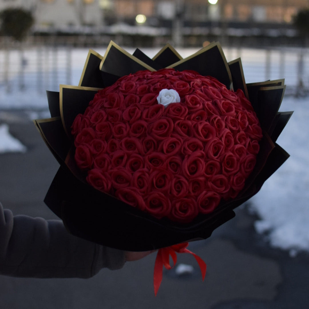 Buchet 101 Trandafiri Premium Roșii