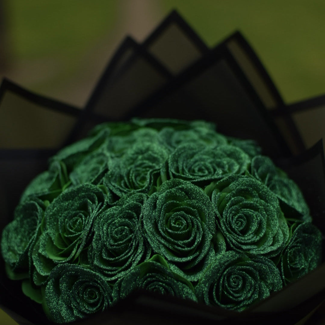 Buchet 21 Trandafiri Verzi Royal Premium cu Sclipici