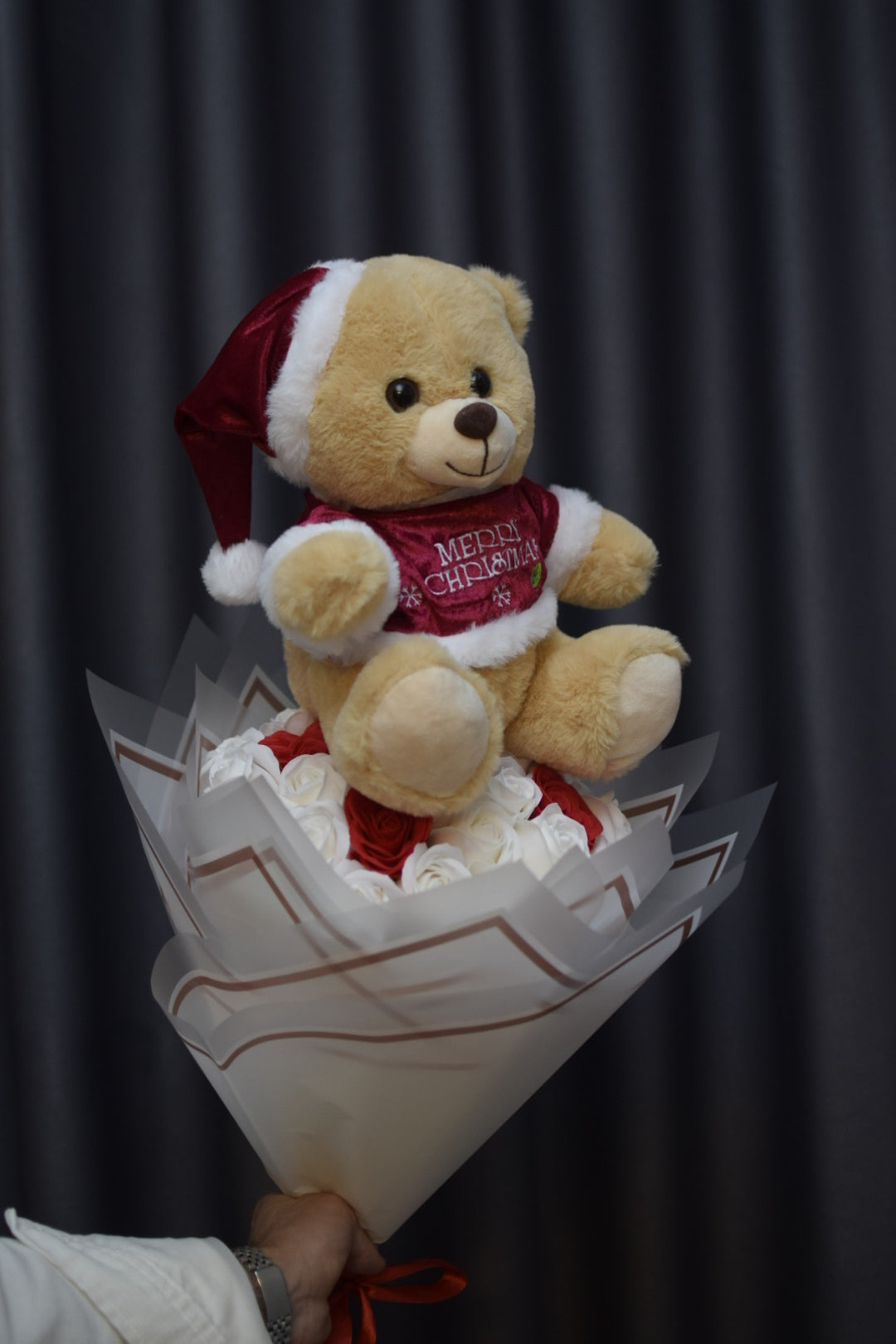 Buchet Crăciun Premium cu 31 Trandafiri și Ursuleț Festiv