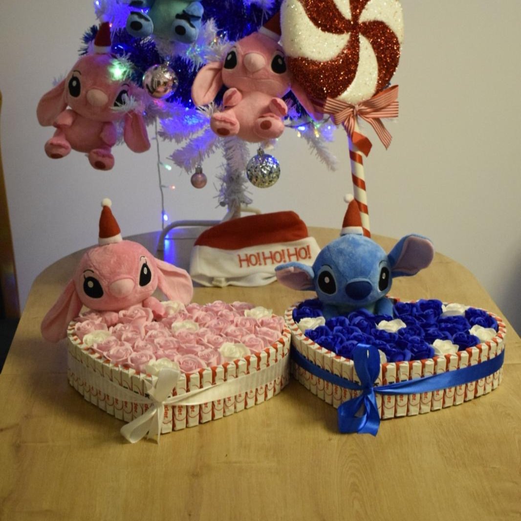 Aranjament Kinder cu Stitch și Angel (Cadoul perfect de Crăciun🎅)